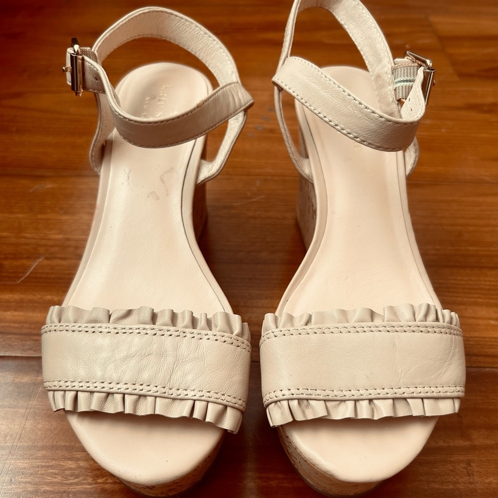 Kate Spade “Tomas” Leather Ruffle Cork Wedge Sandals in Beige Size 6M